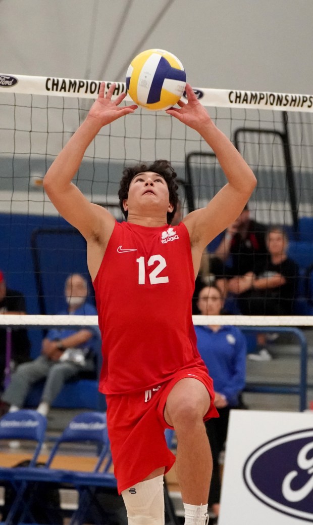 Redondo’s Shane Friedman sets the ball during the game between...